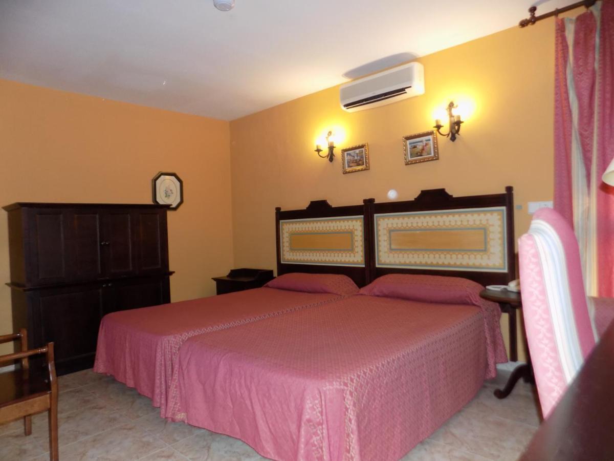 Hotel La Barca เลเป ภายนอก รูปภาพ