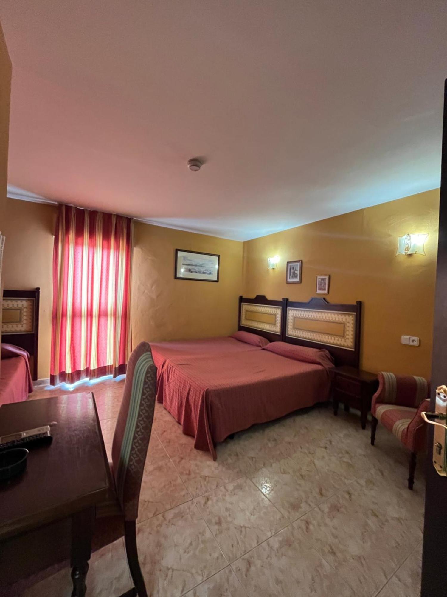 Hotel La Barca เลเป ภายนอก รูปภาพ